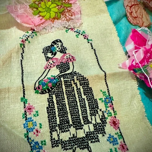 Junk Journal Embellishment Kit w/Raw Crystals & Shells❣️ - Picture 4 of 7